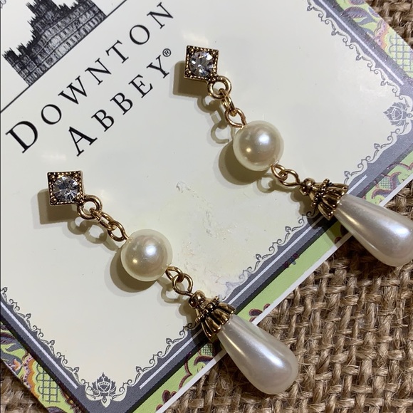 Downtown Abbey dangle earrings new. NICKLE FREE - Picture 3 of 4